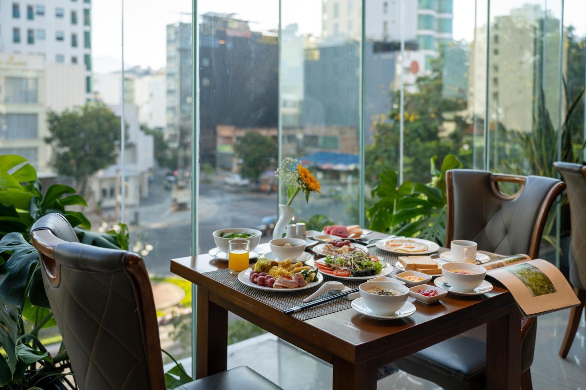 Luxtery Hotel & Spa Da Nang Exterior foto